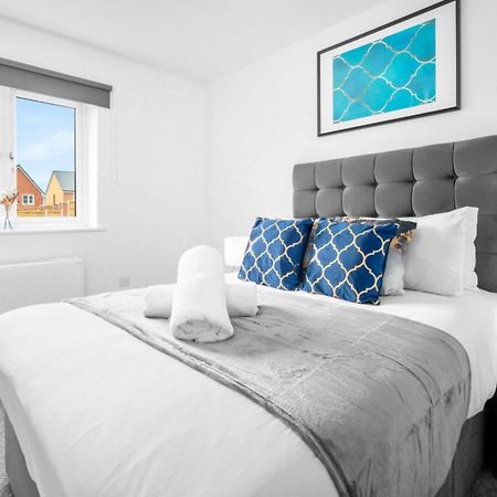 New 2 Bedroom Deluxe Apartment - Parking - Wifi & Netflix - Top Rated - 50C Cradley Heath Exteriör bild